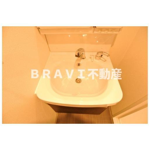 エス・キュート京町堀　BRAVI不動産の洗面所