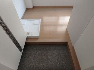 【玄関】 | ８２番館