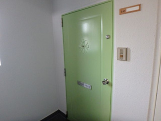【玄関】 | ８２番館