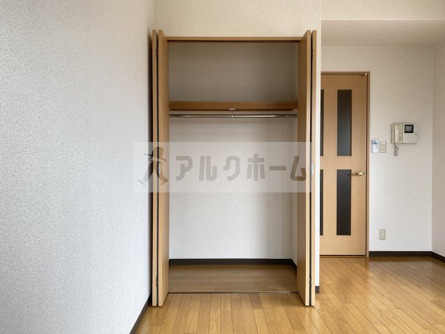 ベルドミール末広5番館の収納|ベルドミール末広5番館（八尾市末広町）　クローゼット