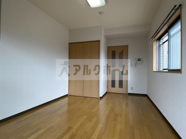 ベルドミール末広5番館の居間・リビング|ベルドミール末広5番館（八尾市末広町）　洋室