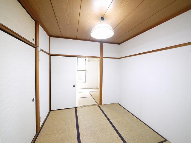 啓明パンションの和室|明るい和室です
