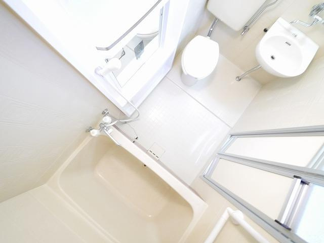 啓明パンションの浴室|落ち着いた空間のお風呂です