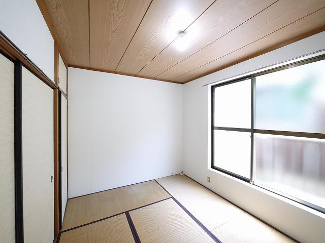 啓明パンションの和室|和室、ちょっとしたくつろぎスペースにいかがでしょうか