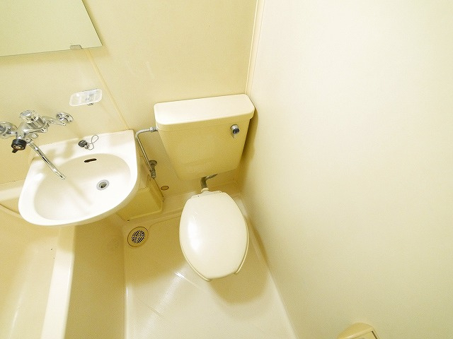 サニーハイツ（大宮町１丁目）のトイレ|ゆったりとした空間のトイレです