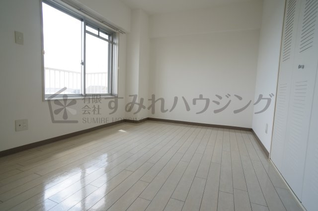 ビューテラス売布Ⅱ（View Terrace 売布Ⅱ）の寝室|参考、同建物・同間取りの号室（床の色味などが異なる可能性がございます）
