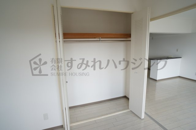 ビューテラス売布Ⅱ（View Terrace 売布Ⅱ）の収納|参考、同建物・同間取りの号室（床の色味などが異なる可能性がございます）