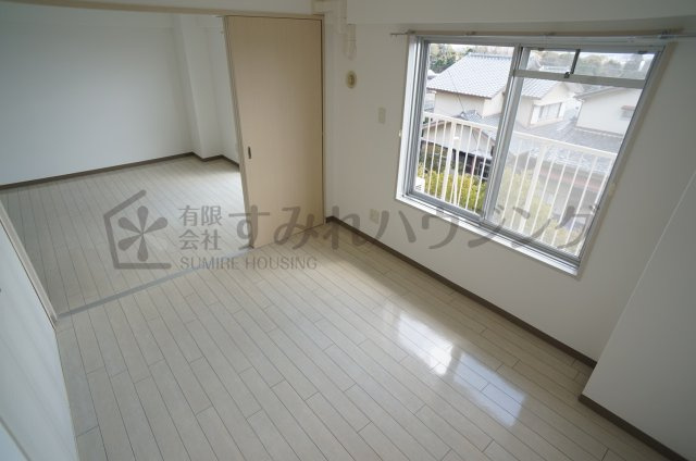 ビューテラス売布Ⅱ（View Terrace 売布Ⅱ）の寝室|参考、同建物・同間取りの号室（床の色味などが異なる可能性がございます）