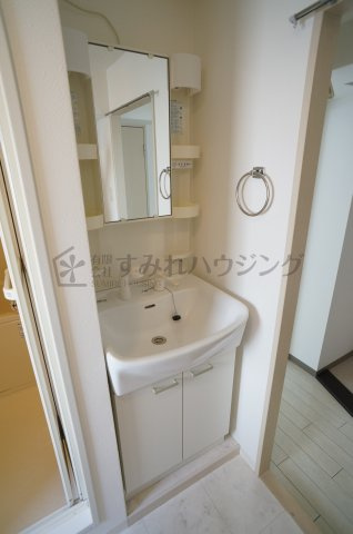 ビューテラス売布Ⅱ（View Terrace 売布Ⅱ）の洗面所|参考、同建物・同間取りの号室（床の色味などが異なる可能性がございます）
