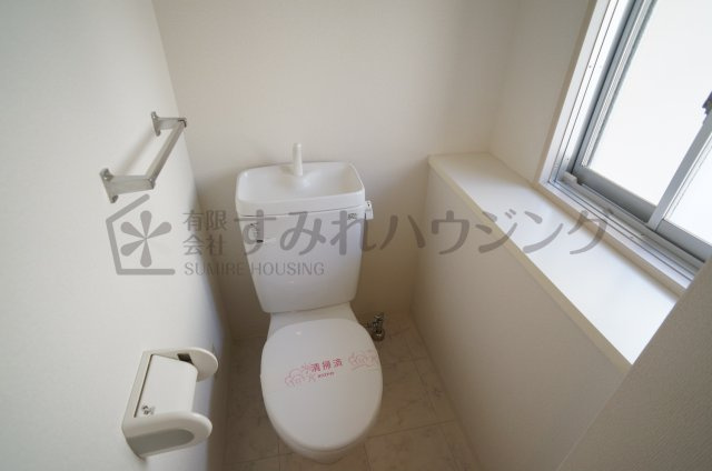 ビューテラス売布Ⅱ（View Terrace 売布Ⅱ）のトイレ|参考、同建物・同間取りの号室（床の色味などが異なる可能性がございます）