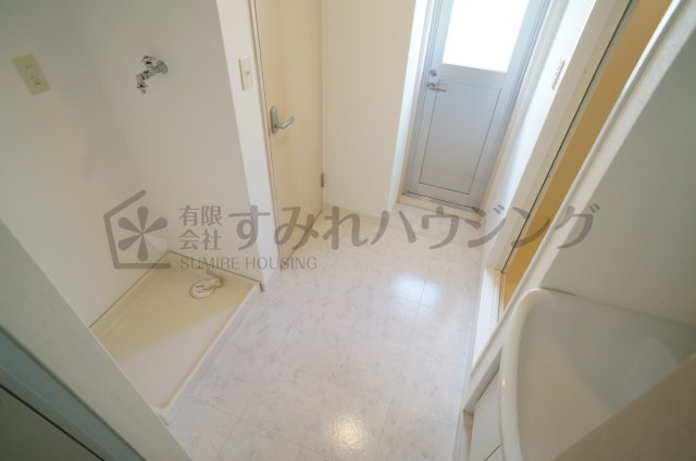 ビューテラス売布Ⅱ（View Terrace 売布Ⅱ）の洗面所|参考、同建物・同間取りの号室（床の色味などが異なる可能性がございます）
