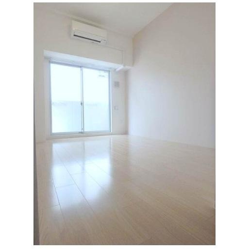 セレニテ北久宝寺　BRAVI不動産の居間・リビング|【セレニテ北久宝寺】ゆったり過ごせるリビングです