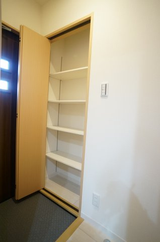 アンボワーズ売布の玄関