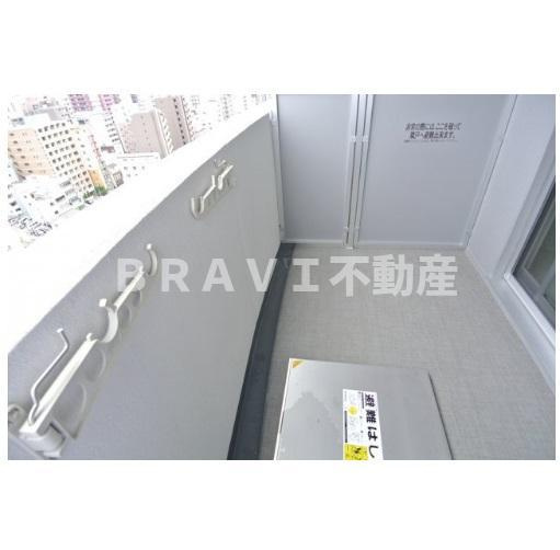 セレニテ北久宝寺　BRAVI不動産のバルコニー|【セレニテ北久宝寺】外からの目が気にならないバルコニーで洗濯物が干せます