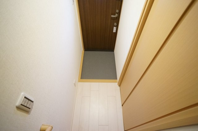 アンボワーズ売布の玄関