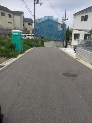 グラッド・タウン池之端町の前面道路含む現地写真