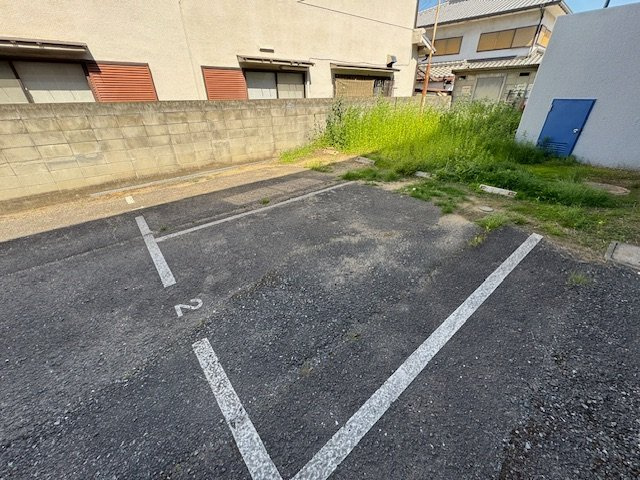 椋本マンションの駐車場