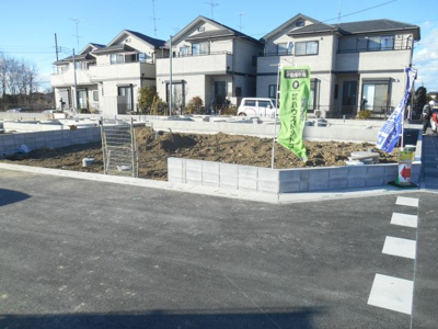 【前面道路含む現地写真】 | 久喜市　(栗橋)松永　全8棟　3号棟