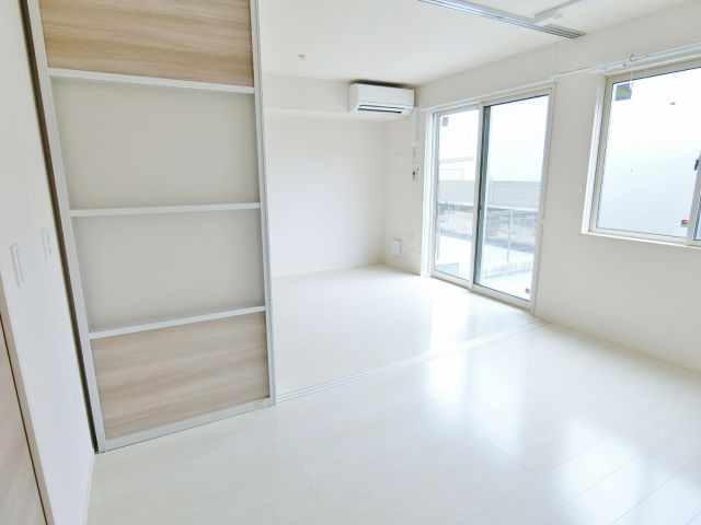 マ・メゾンの洋室