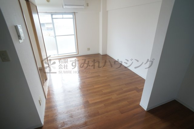 ビューテラス売布（View Terrace 売布）の居間・リビング