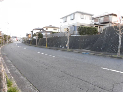 【前面道路含む現地写真】 | 大津市朝日一丁目20-3売り土地 | 前面道路、別角度