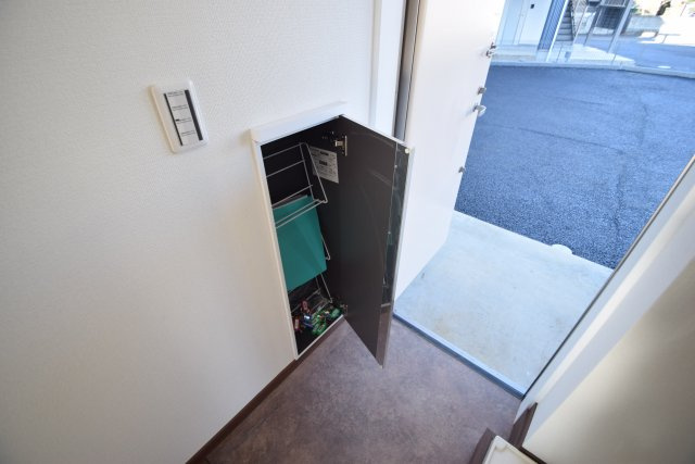 プリズム6番館の玄関|下駄箱あり