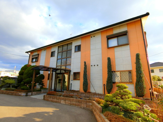 青葉丘マンションの外観