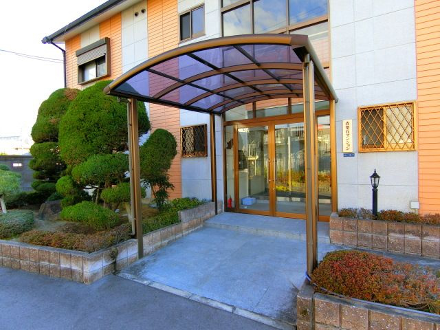 青葉丘マンションのエントランス