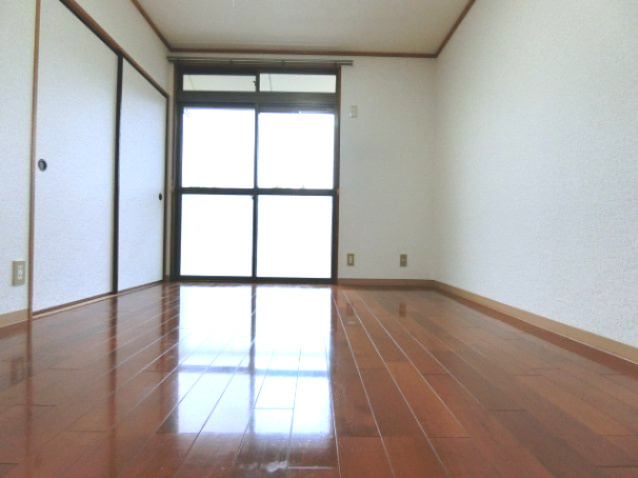 緑ヶ丘ハイツの洋室