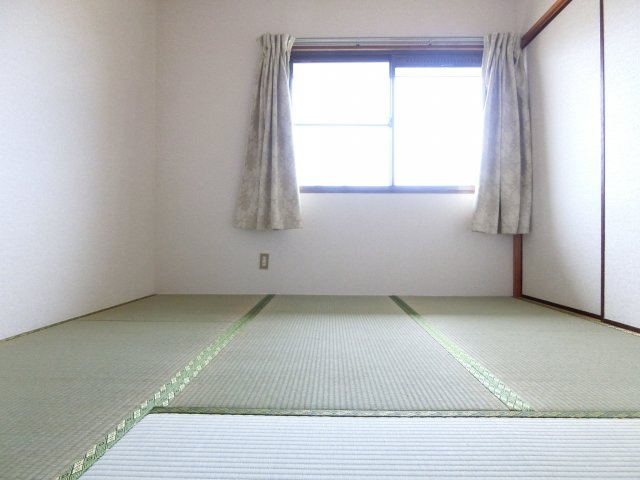 緑ヶ丘ハイツの和室