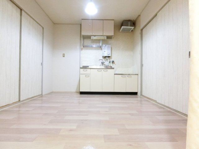 緑ヶ丘ハイツの居間・リビング