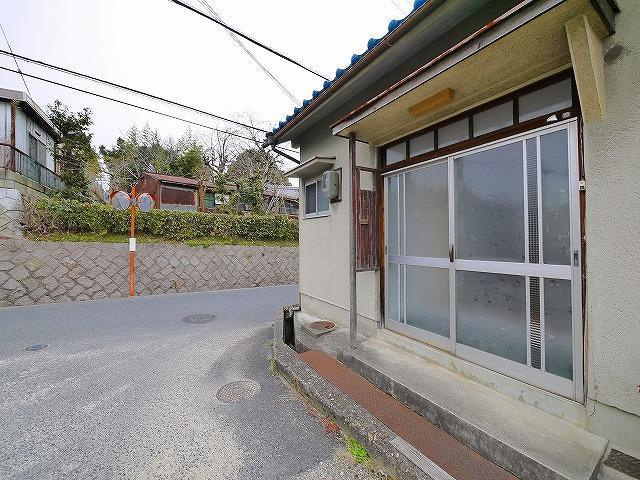 滝川貸家のエントランス