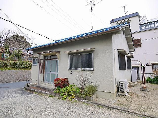 滝川貸家の外観