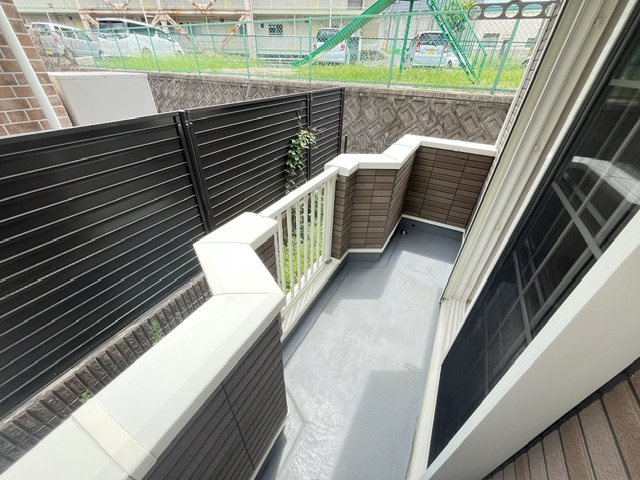 ユタカハイツ加賀田B棟のバルコニー
