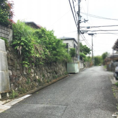 【前面道路含む現地写真】 | 大津市苗鹿２丁目28-44　売土地 | 南東側道路(南西側から）