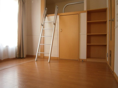 【居間・リビング】 | コンフォート | 造り付ベットタイプのお部屋です