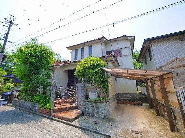 生駒市ひかりが丘戸建の外観|建物外観を気になさる方へ、見た目の良い物件です