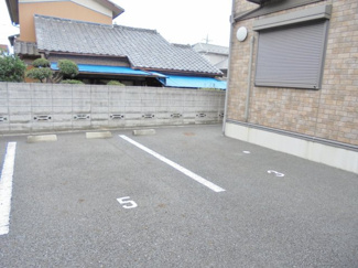 【駐車場】