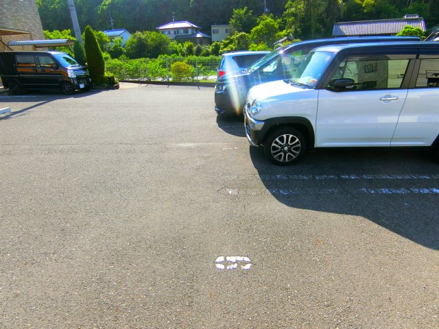 イーストヴィラの駐車場