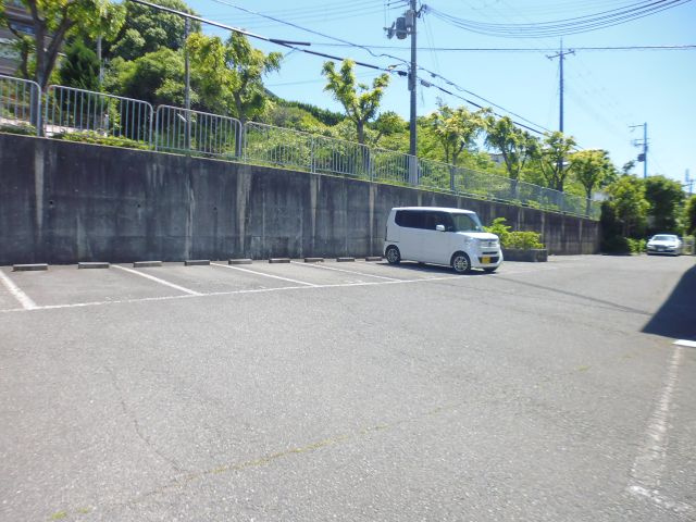 サングリーン今井の駐車場