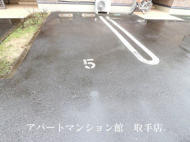 パサージュA棟の駐車場