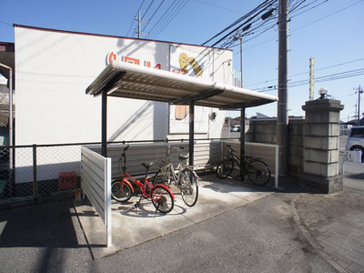 【その他共用部分】 | メゾンLaLa | 屋根付きの駐輪場があります♪