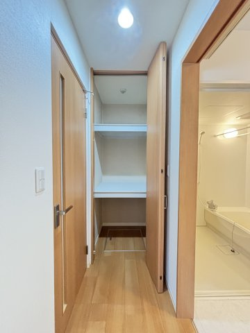 ベルアネスB棟の洋室