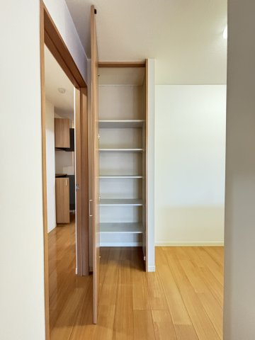 ベルアネスB棟の収納