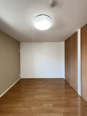 ベルアネスB棟の洋室