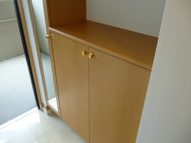 センチュリー田無町の玄関|下駄箱