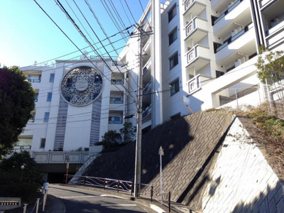 【外観】 | ロイヤルシーズン溝の口ＣＡＳＡ | 中庭の木々を眺められるため家の中でも緑を感じられます！
