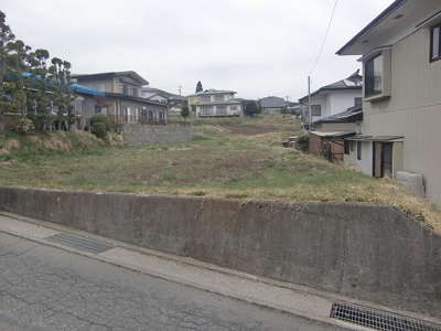 【外観】 | 岡谷市川岸上４丁目５ | 外観＋接道