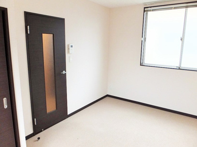 【寝室】 | 那由多 | ※参考写真　現況優先
１階はフローリング、２階はカーペットになります