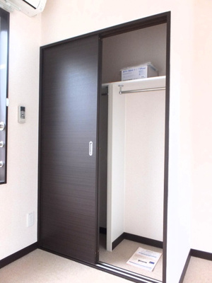 【収納】 | 那由多 | ※参考写真　現況優先
１階はフローリング、２階はカーペットになります